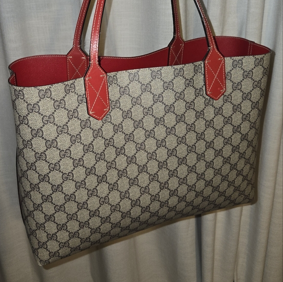 GUCCI GG Supreme Medium Reversible Tote - Picture 5 of 6